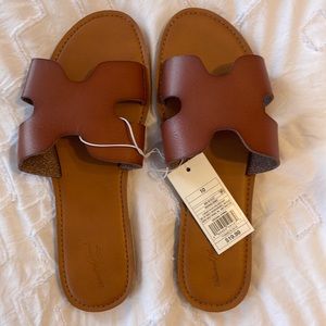 Universal Thread Brown slide sandals